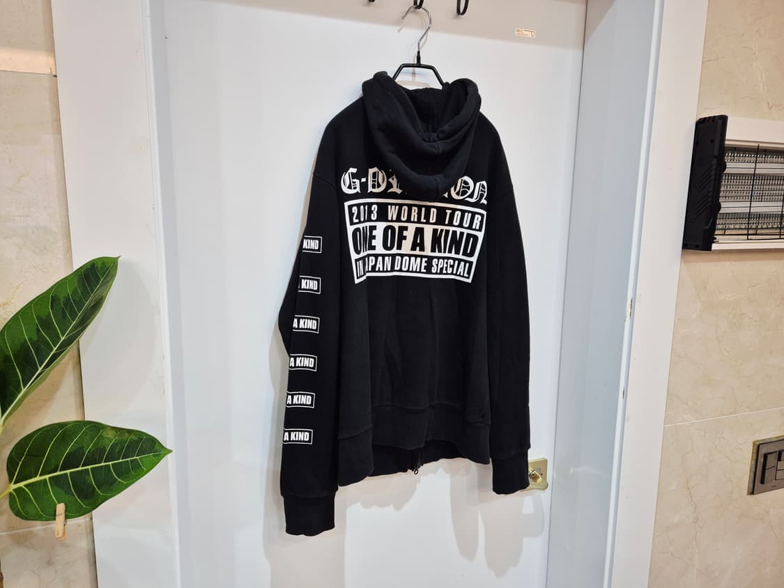 지드래곤 one of a kind 일본 투어 한정판 후드 집업 상품이미지3