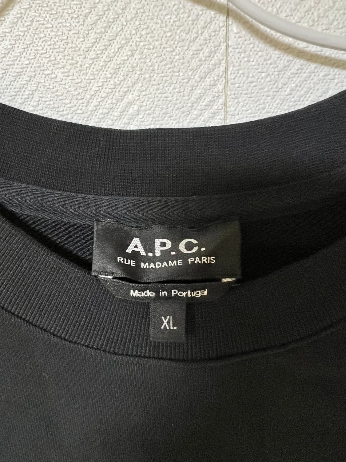 apc 아페쎄 루 마담 블랙 맨투맨 xl 상품이미지4
