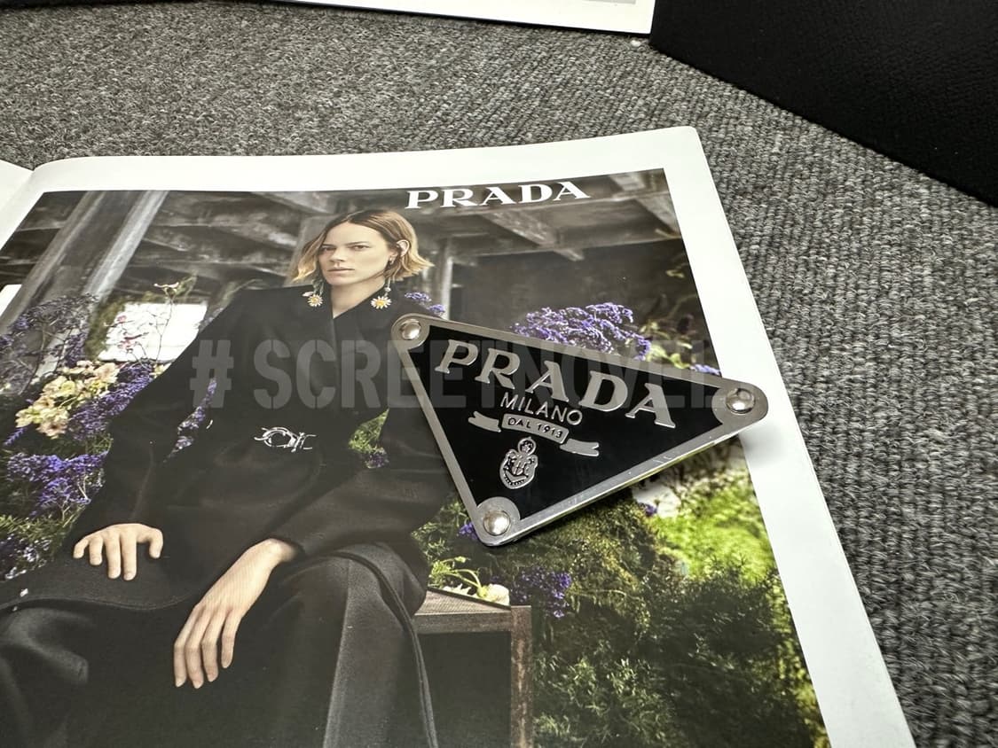 샤넬 사각 핸드메이드 헤어핀 블랙 (1ps) 상품이미지2