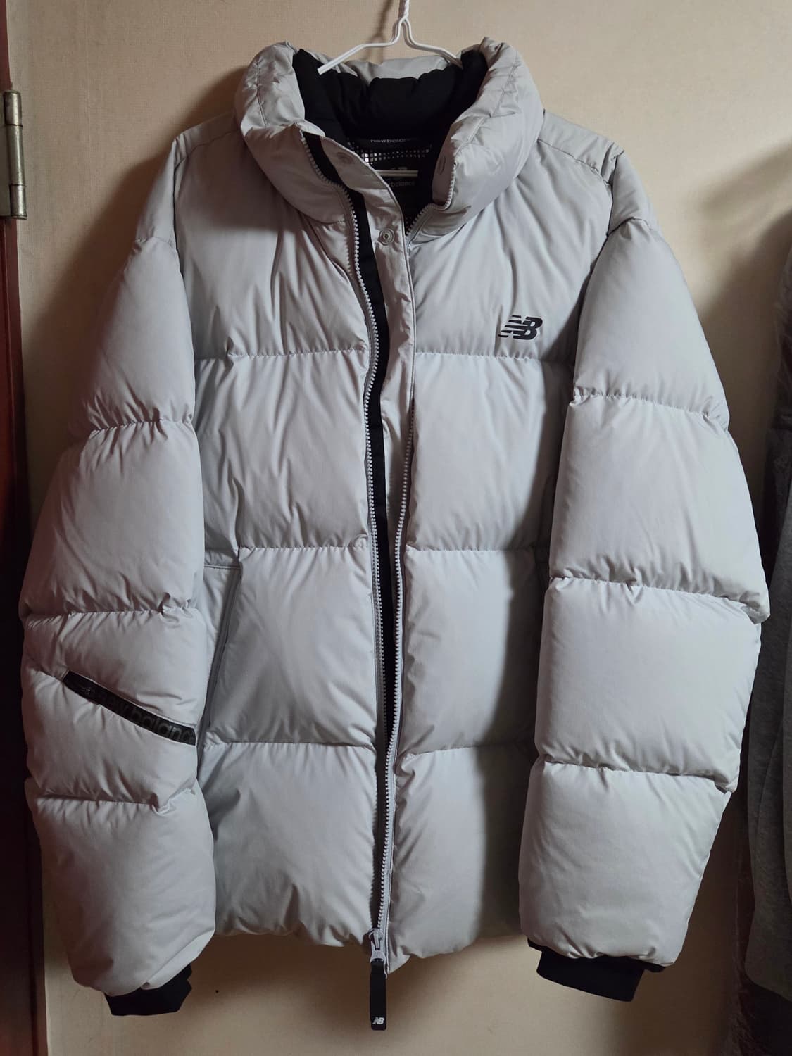 뉴발란스 구스다운 패딩 105 라이트 그레이 상품이미지1