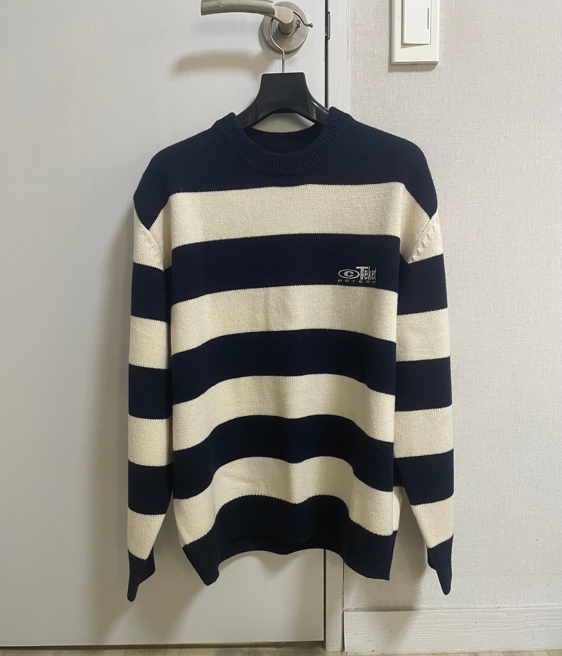 새제품/공용M) 테켓 파자마 스트라이프 니트 네이비 남녀공용 스웨터 상품이미지8