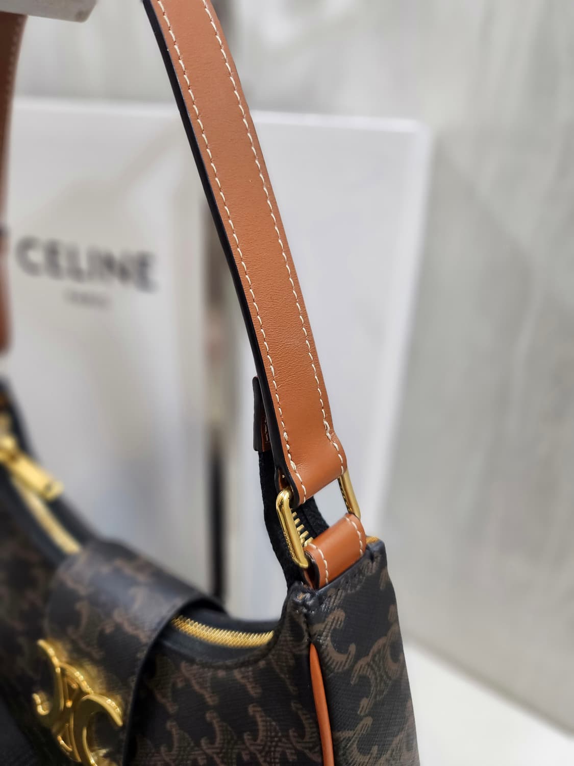 [정품]셀린느 미디엄 트리옹프 아바백 상품이미지5