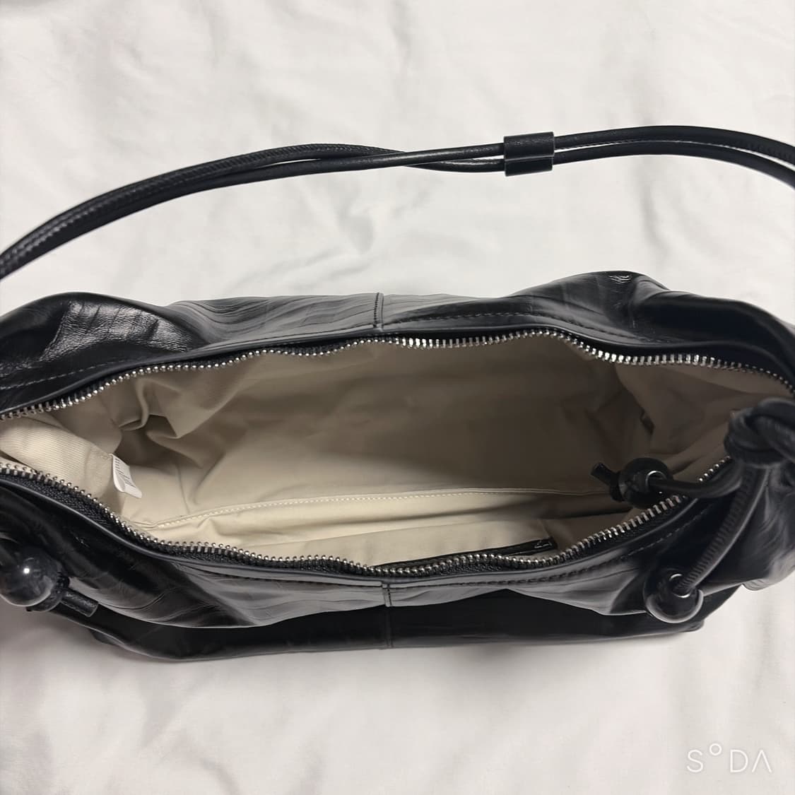 FERIA 페리아 블랙 레더 숄더백 상품이미지7