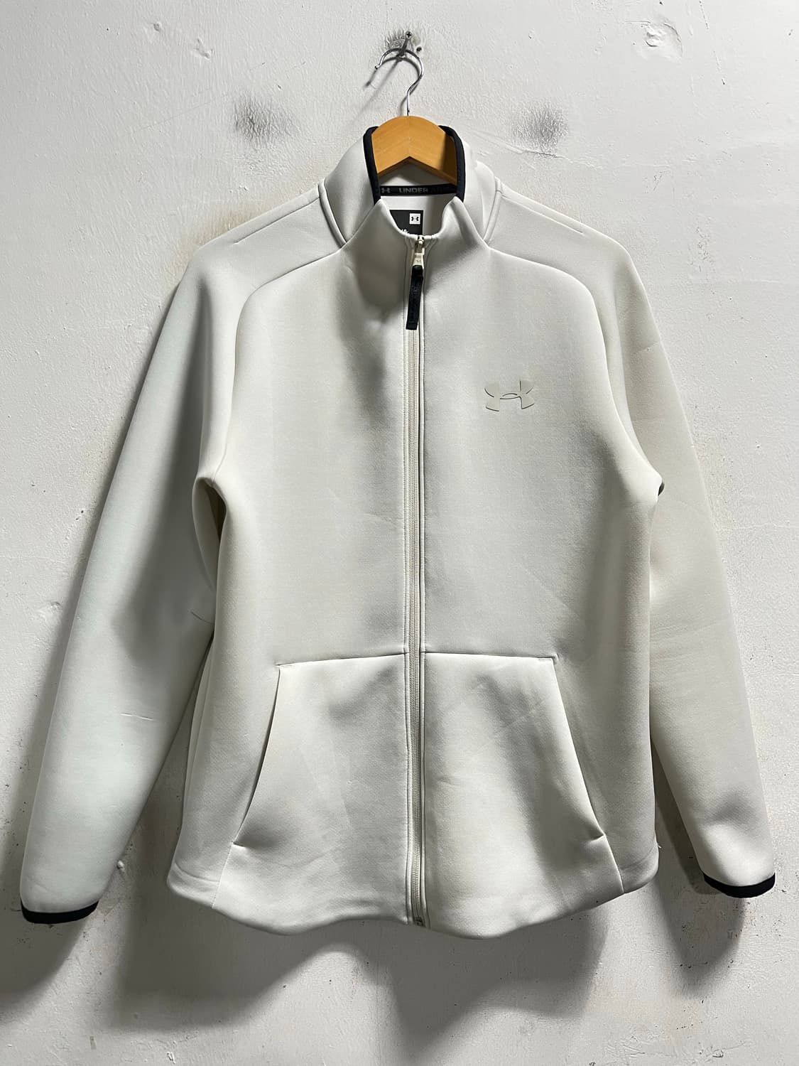 100 언더마머 기능성 트레이닝 트랙탑 져지 정품 상품이미지1