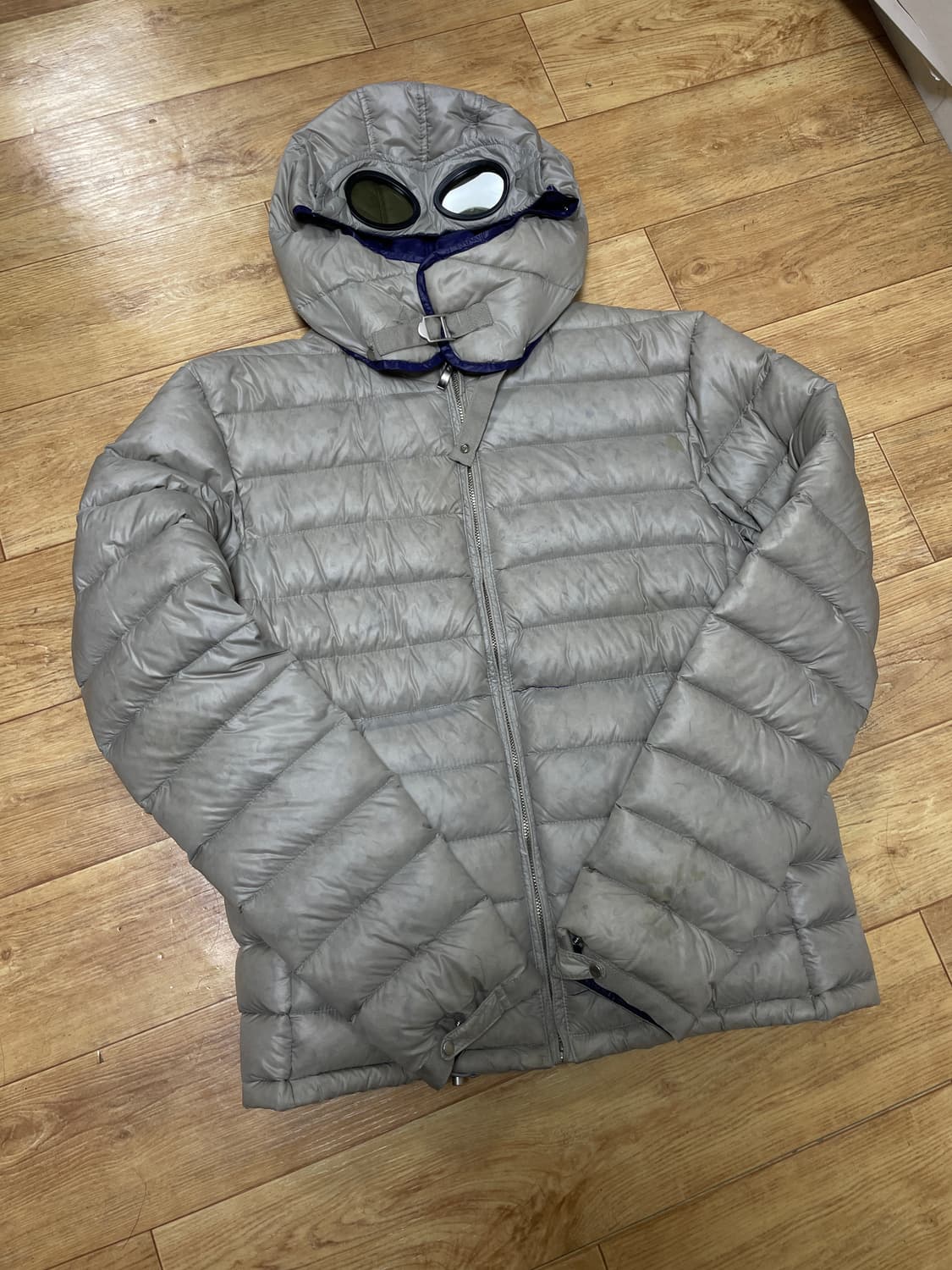 CP컴퍼니 고글 후드 경량패딩 자켓 남성 S-M 상품이미지3