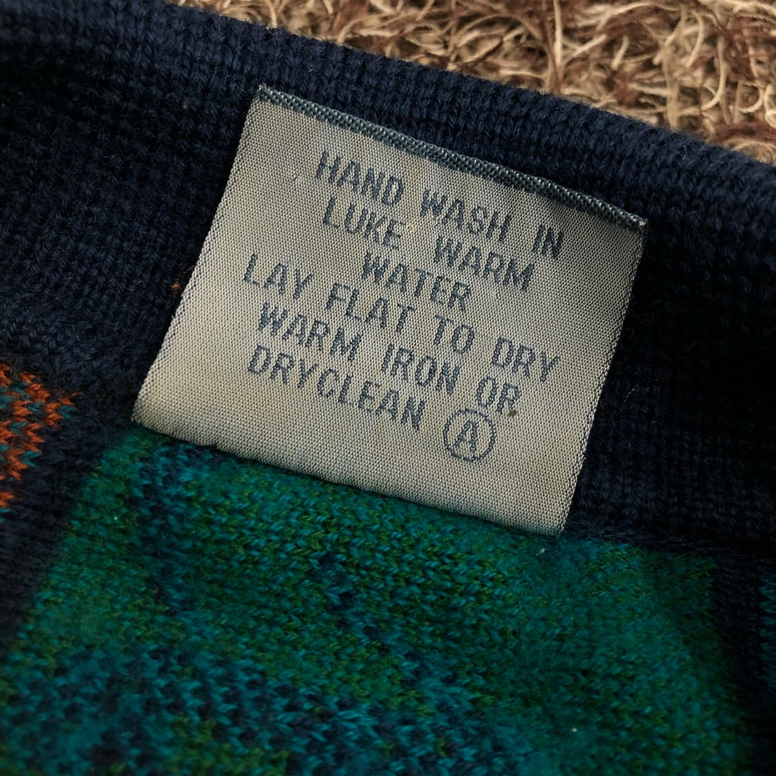 Geocu 게오쿠 멀티컬러 케이블 패턴 카라 니트 상품이미지6