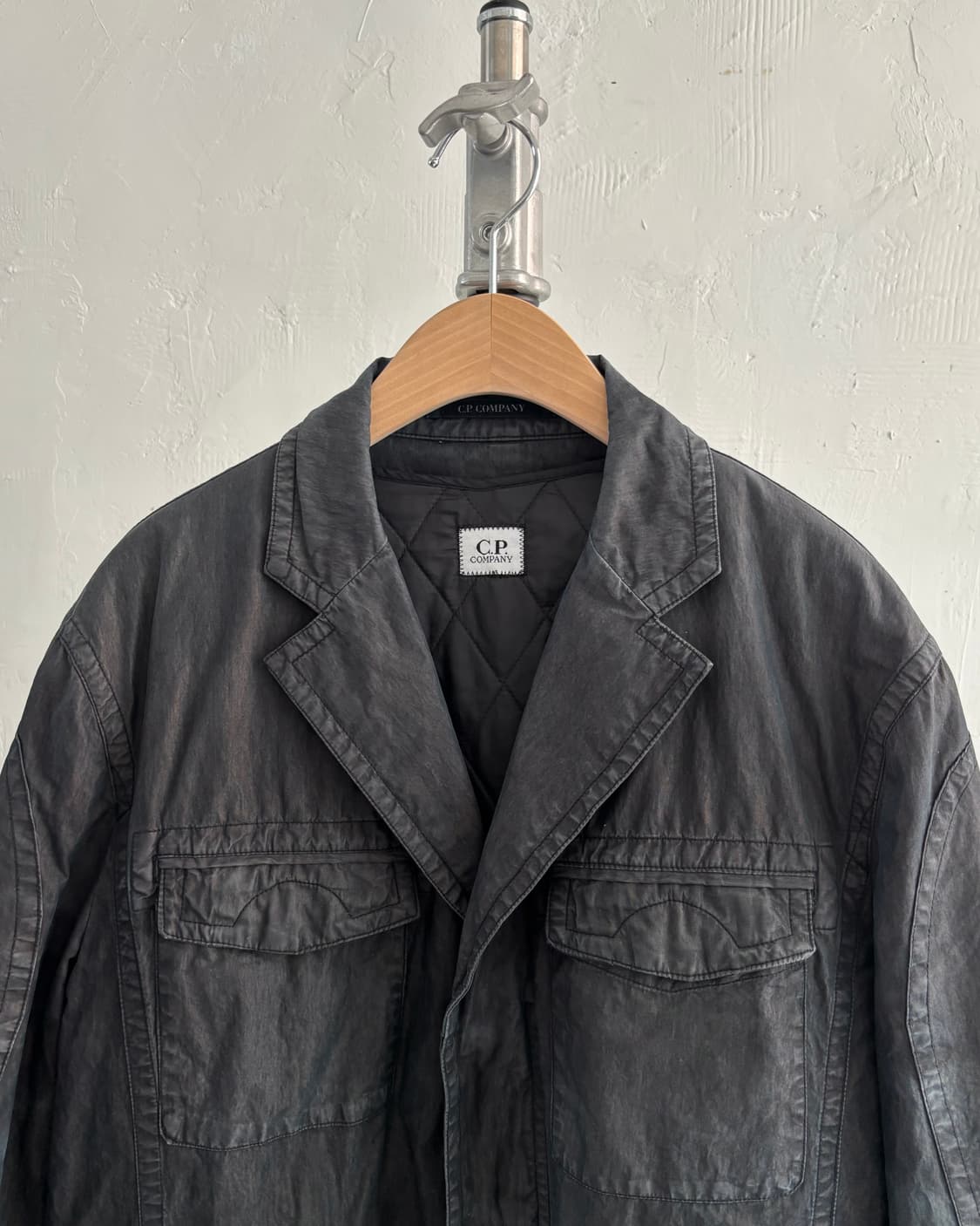 C.P. Company 씨피컴퍼니 블랙 컬러 가먼트다잉 버튼 자켓 상품이미지2
