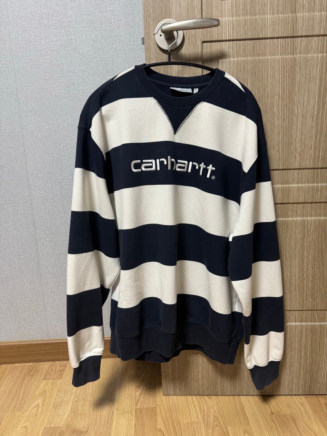 칼하트윕 맨투맨 상품이미지1