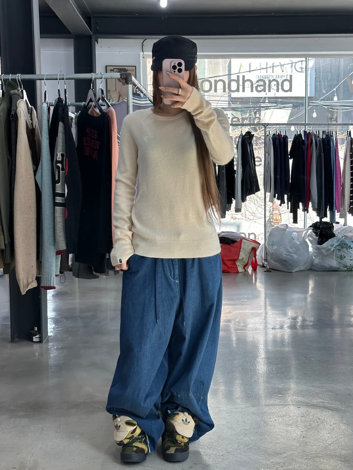 베이프 사루 자수 울 헤어리 니트스웨터 상품이미지3