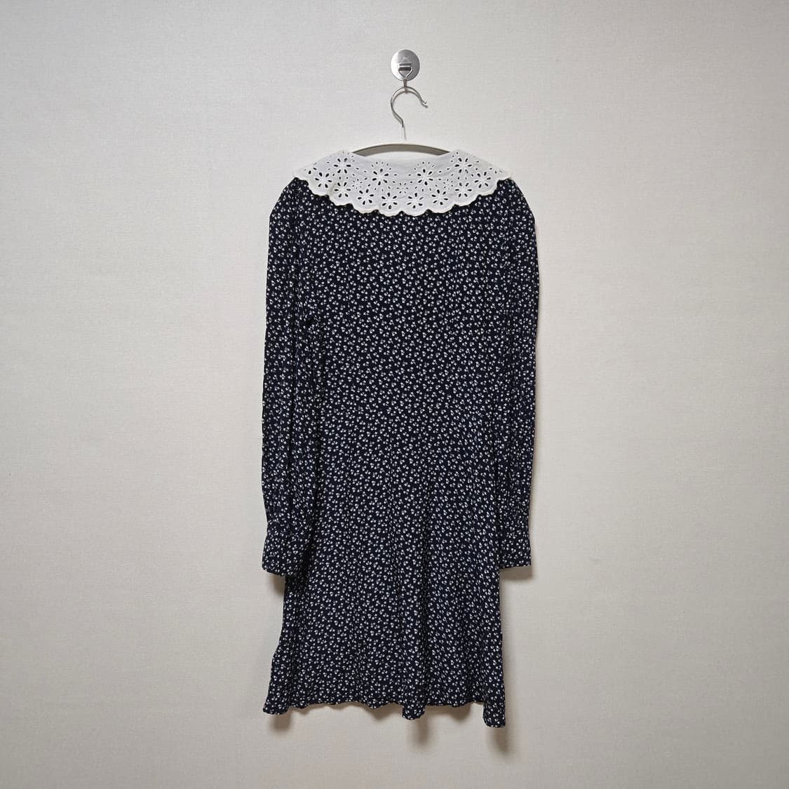 앤아더스토리즈 빅 카라 패턴 원피스  상품이미지7