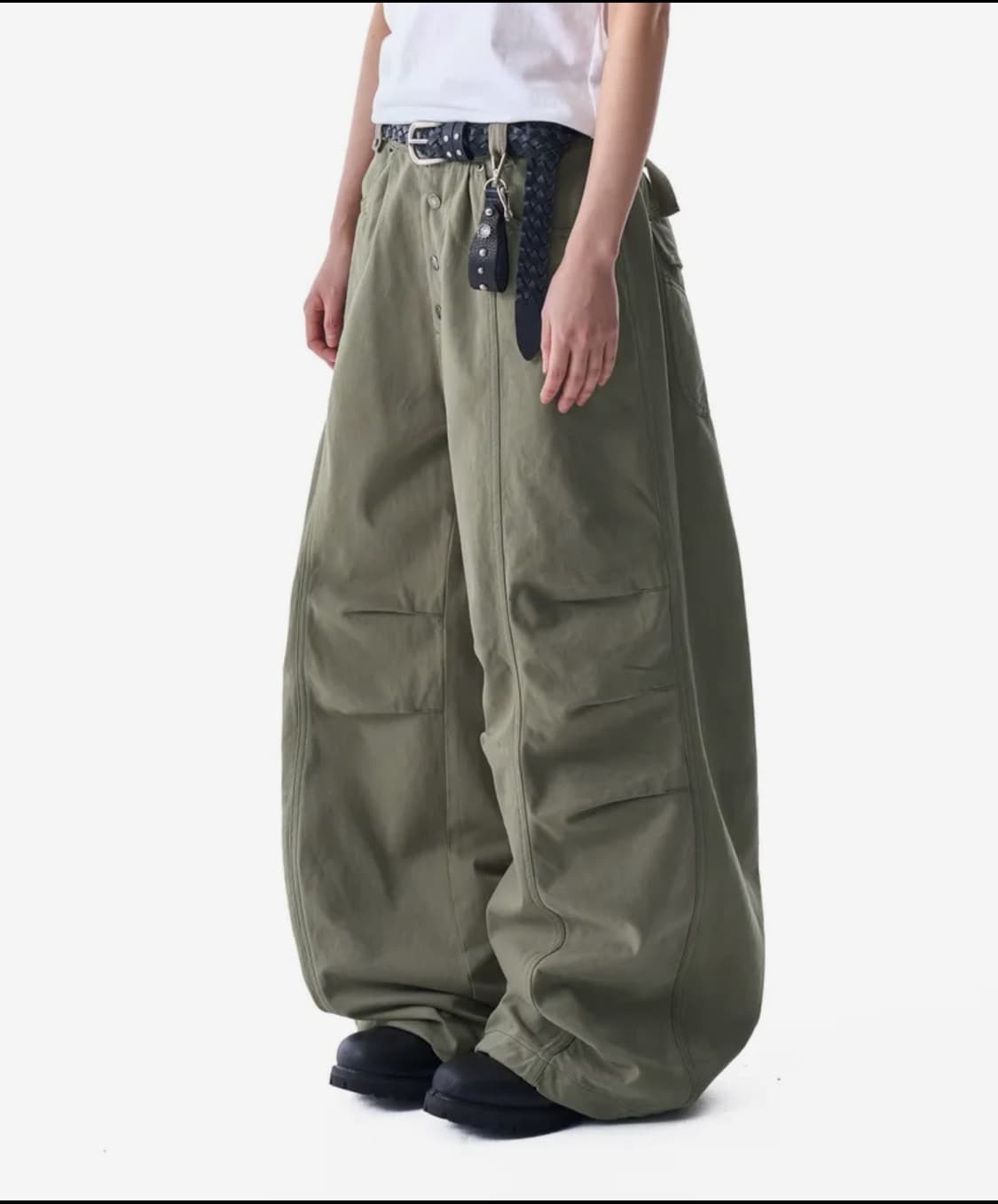 Knee Pin-tuck Studded CottonPants(Khaki) 상품이미지1