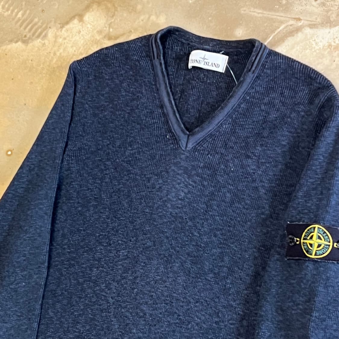100 스톤아일랜드 패치와펜 브이넥 니트 상품이미지1