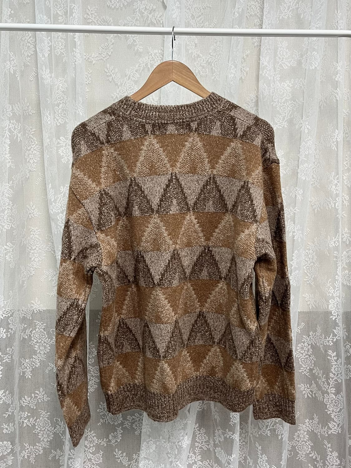 L) 새상품 24FW 지이크 SIEG 브라운 프린트 니트 상품이미지2