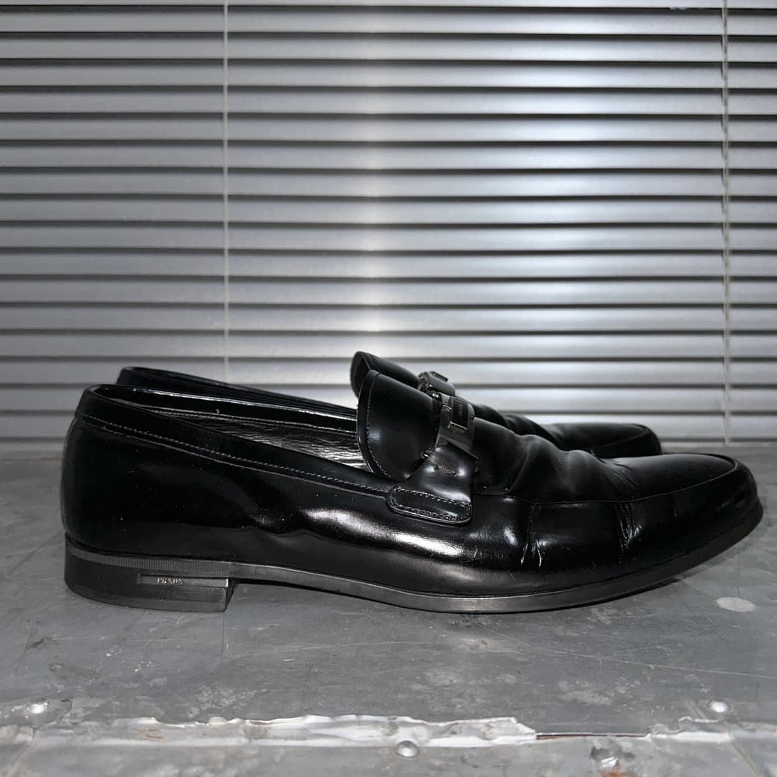 00s 빈티지 블랙 프라다 스포츠 버클 로고 로퍼 상품이미지5