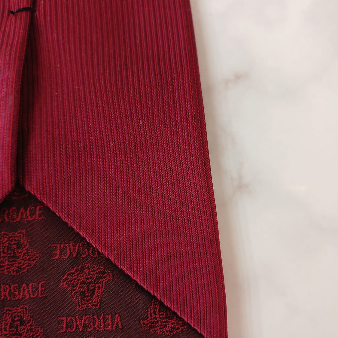 베르사체 실크 메두사 자수 포인트 넥타이 9.1cm A등급 A19035
 상품이미지7