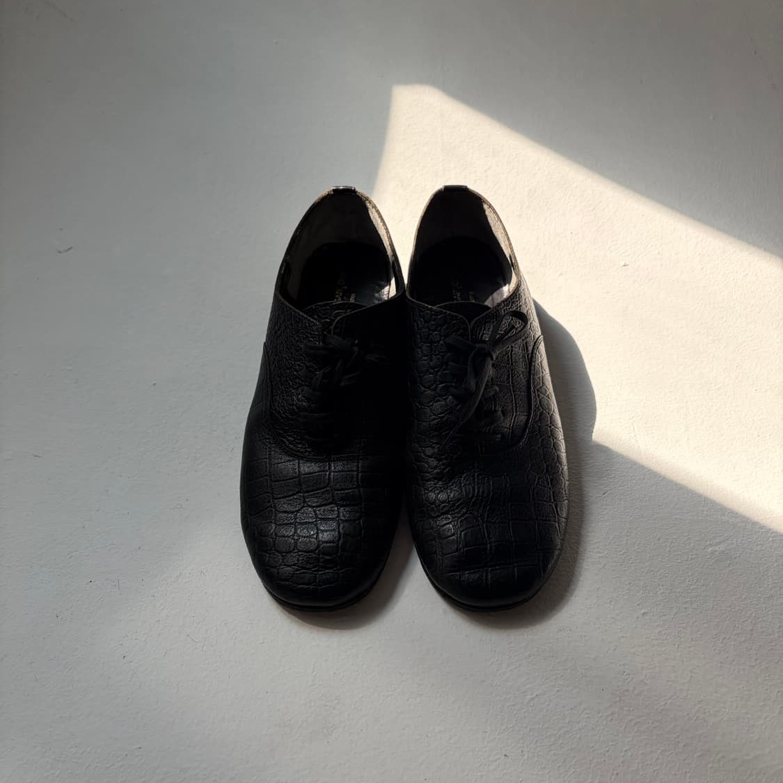 Cracked Croc Leather Lace-Up Shoes 상품이미지1