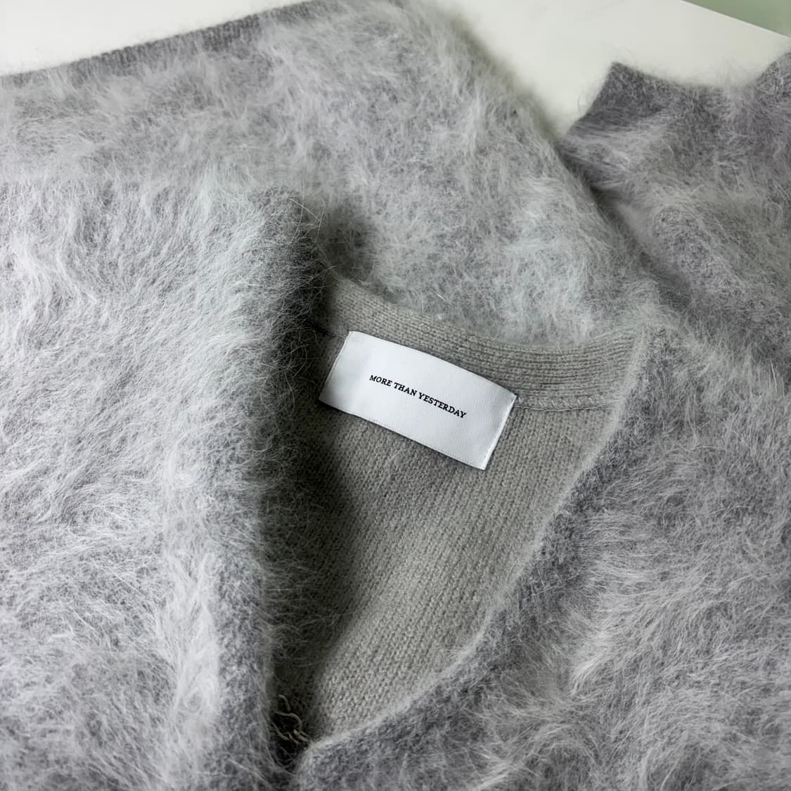 우먼M 모어댄예스터데이 그레이 헤어리 가디건 상품이미지4