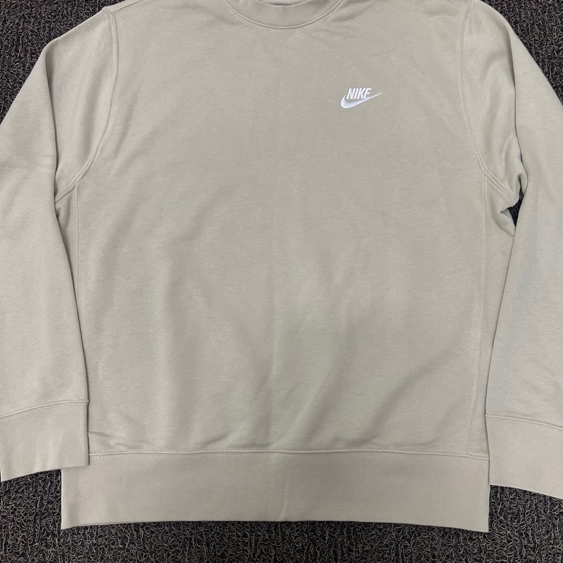 NIKE 나이키 스우시 맨투맨 베이지 L 상품이미지4