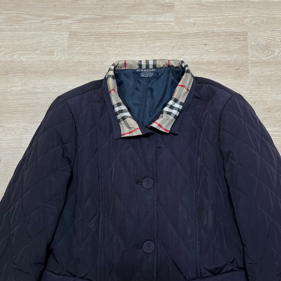 버버리 런던 여성 노바체크 배색 코트형 퀼팅자켓 [네이비] XL/105 상품이미지2