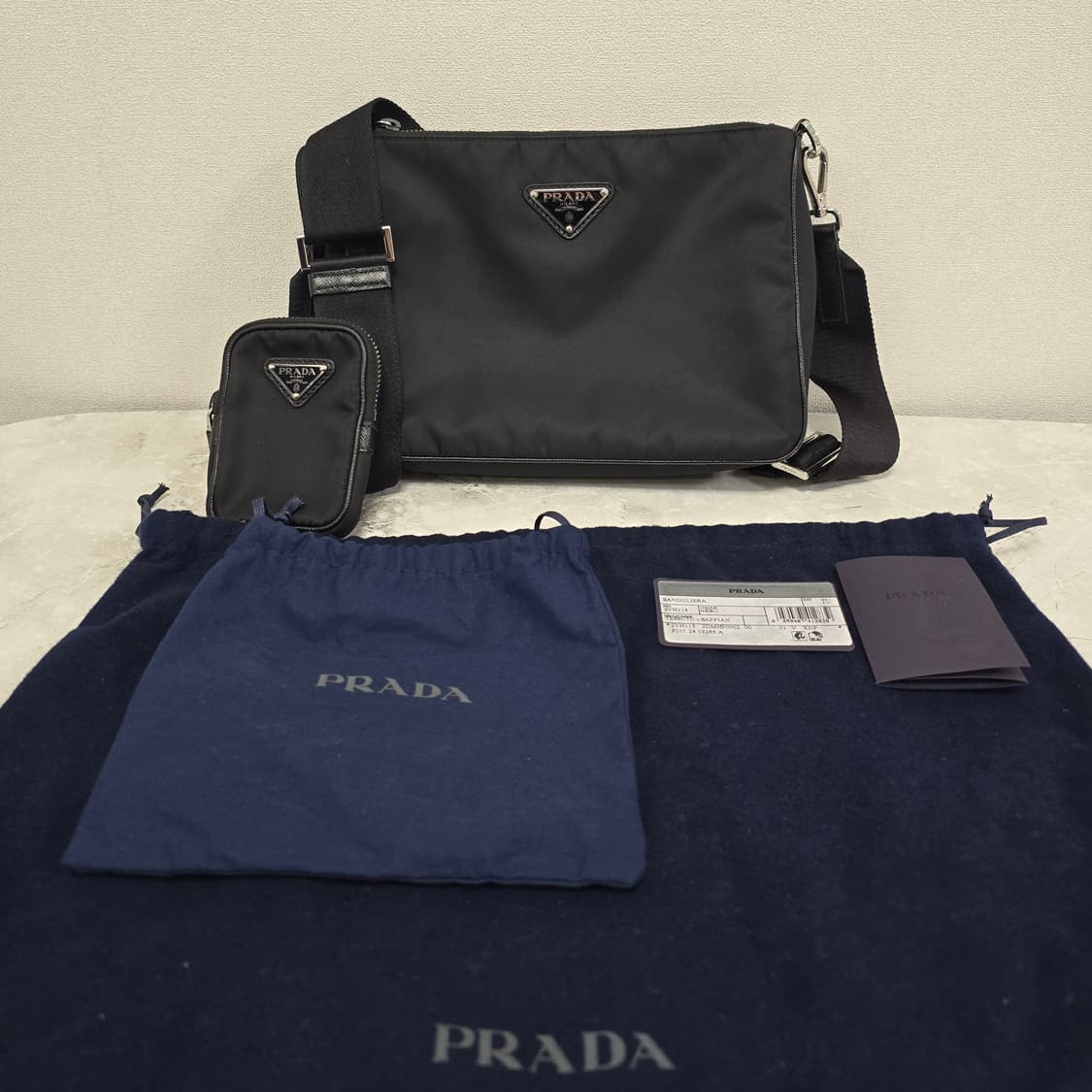 프라다 리나일론 크로스백 판매 상품이미지1