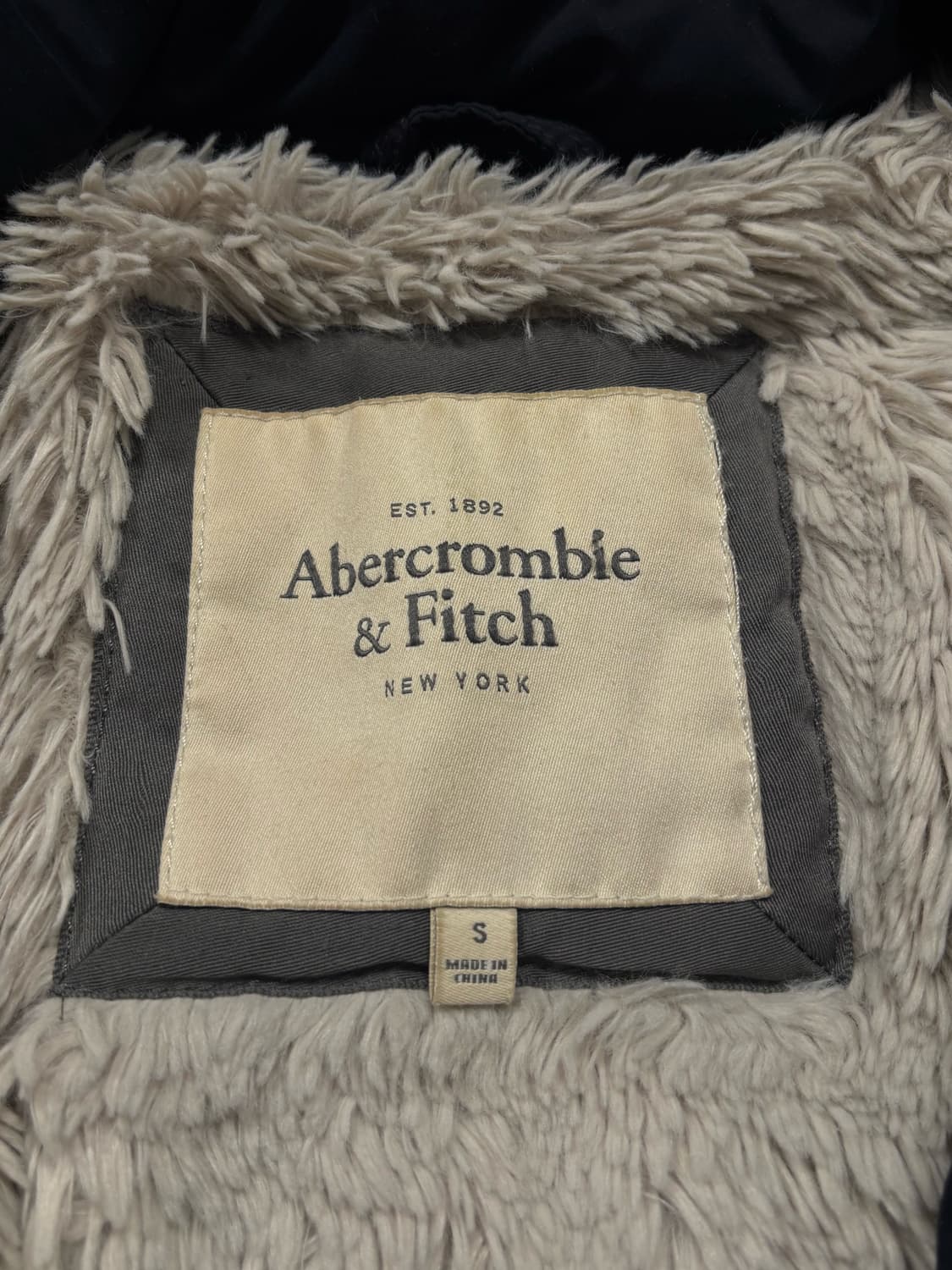 아베크롬비 울프죠 네이비 크롭 패딩 자켓 상품이미지6