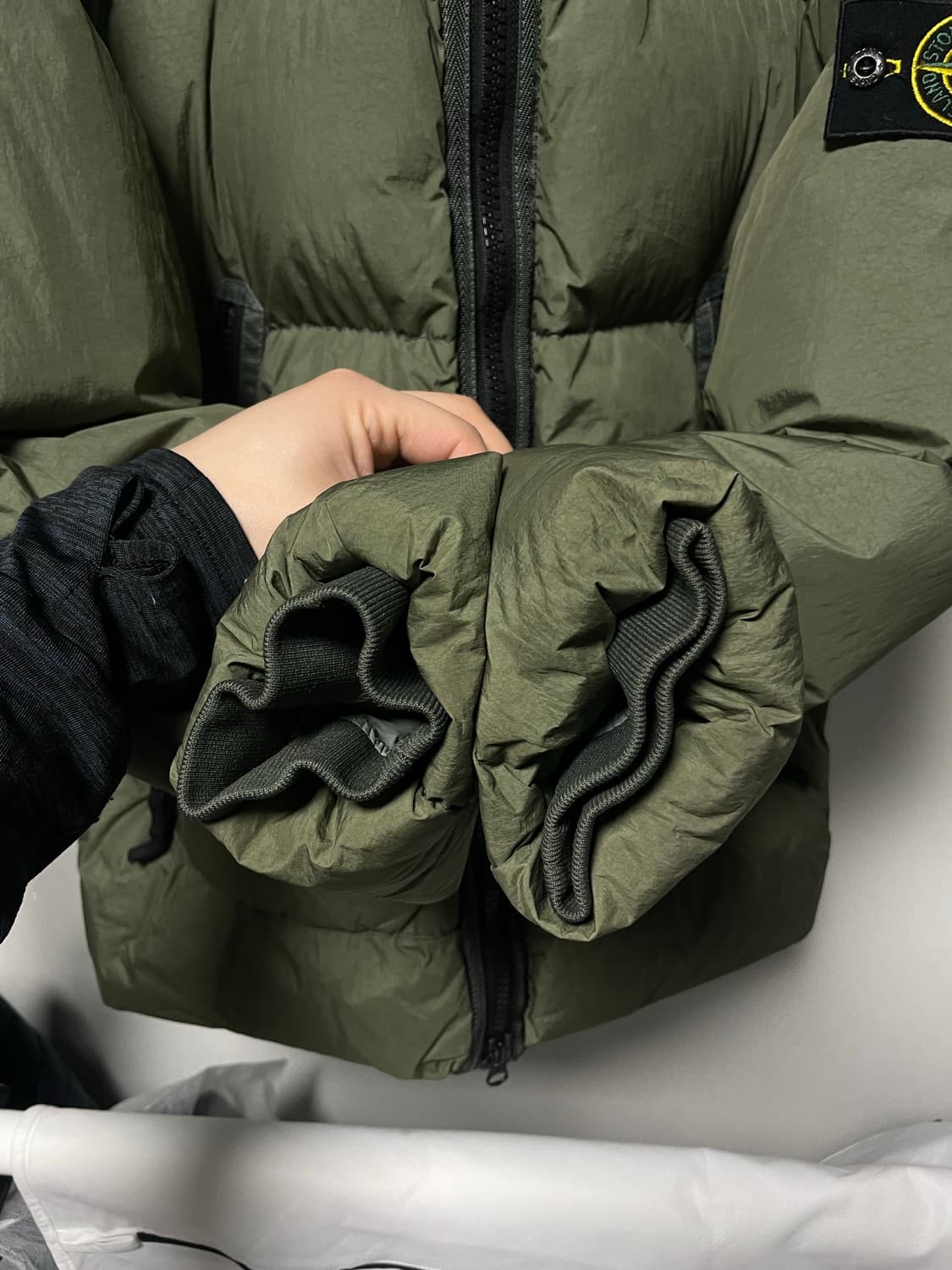 [S사이즈] 21FW 스톤아일랜드 크링클랩스 후드 다운 자켓 올리브 상품이미지4