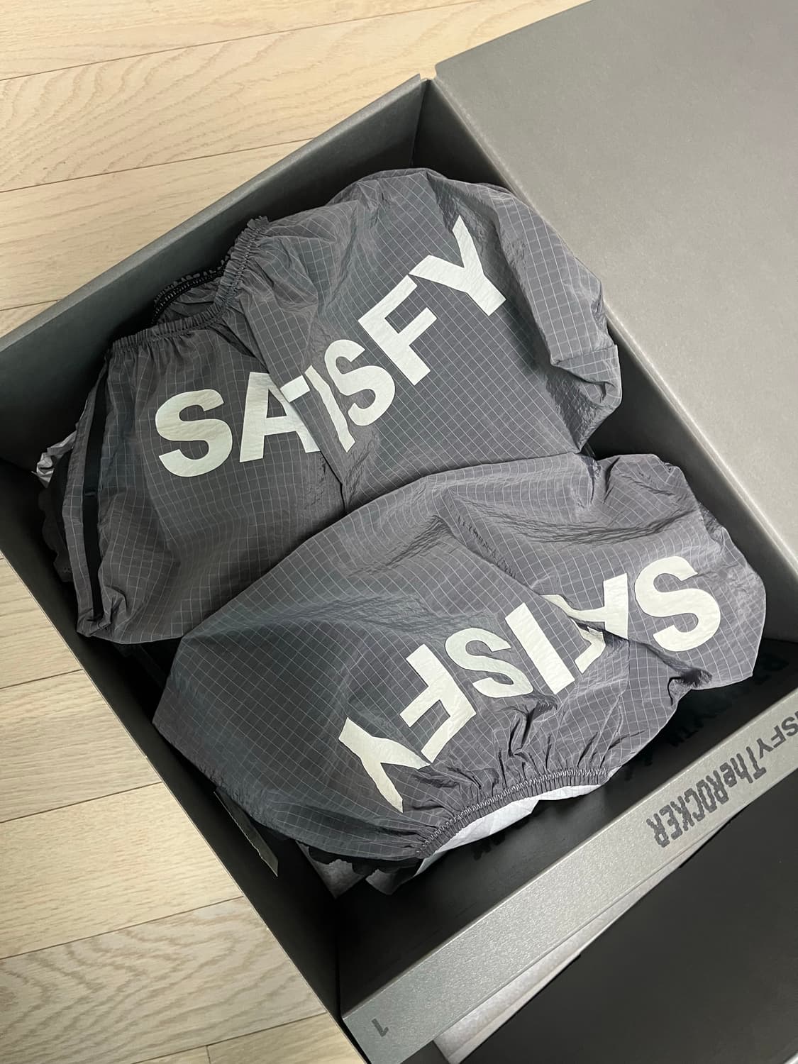 새티스파이 더 라커 쉐도우 260 상품이미지6