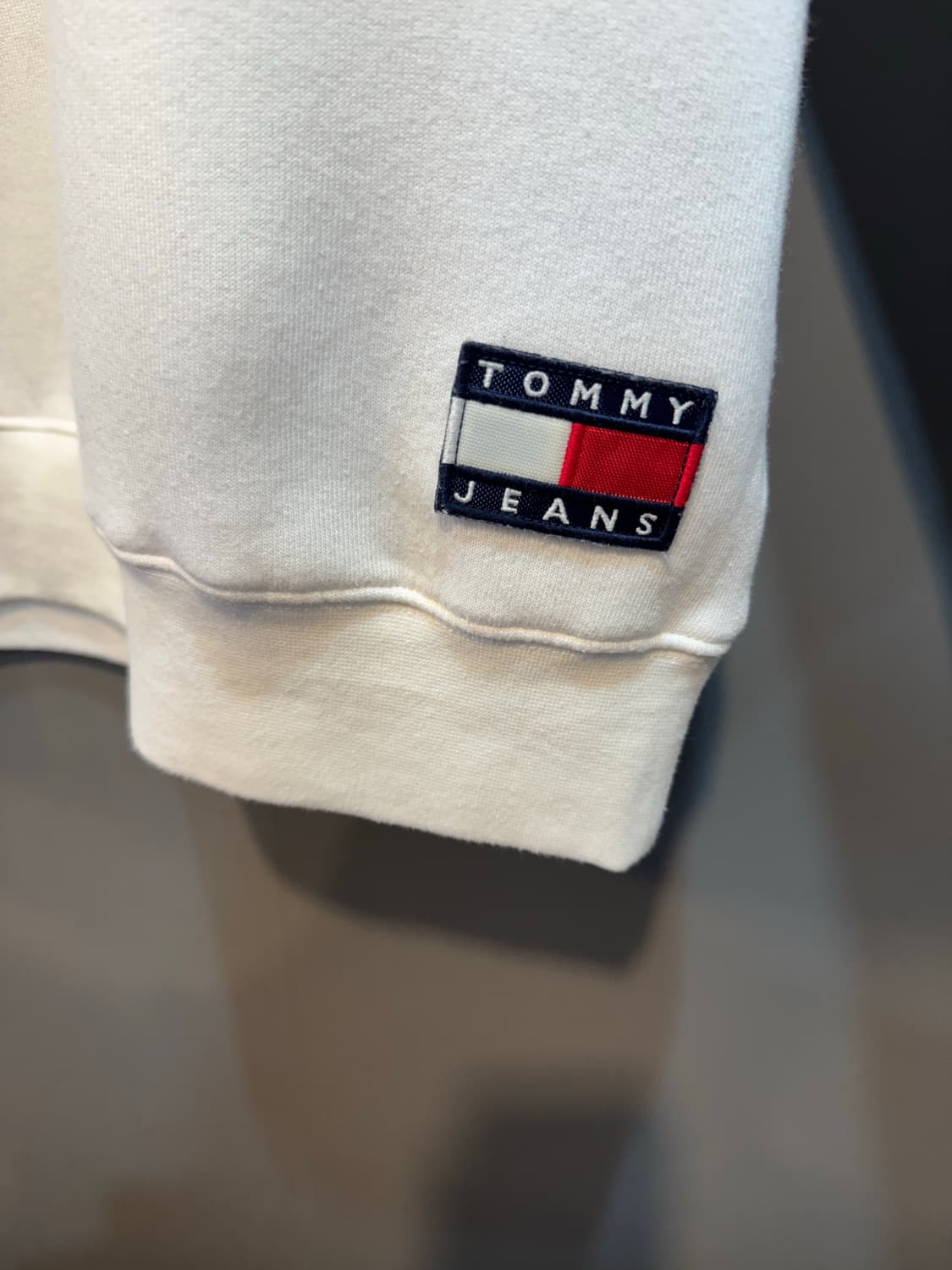 코카콜라x타미 맨투맨 상품이미지2