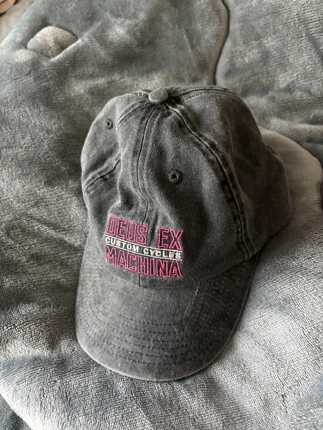 데우스 볼캡 상품이미지1