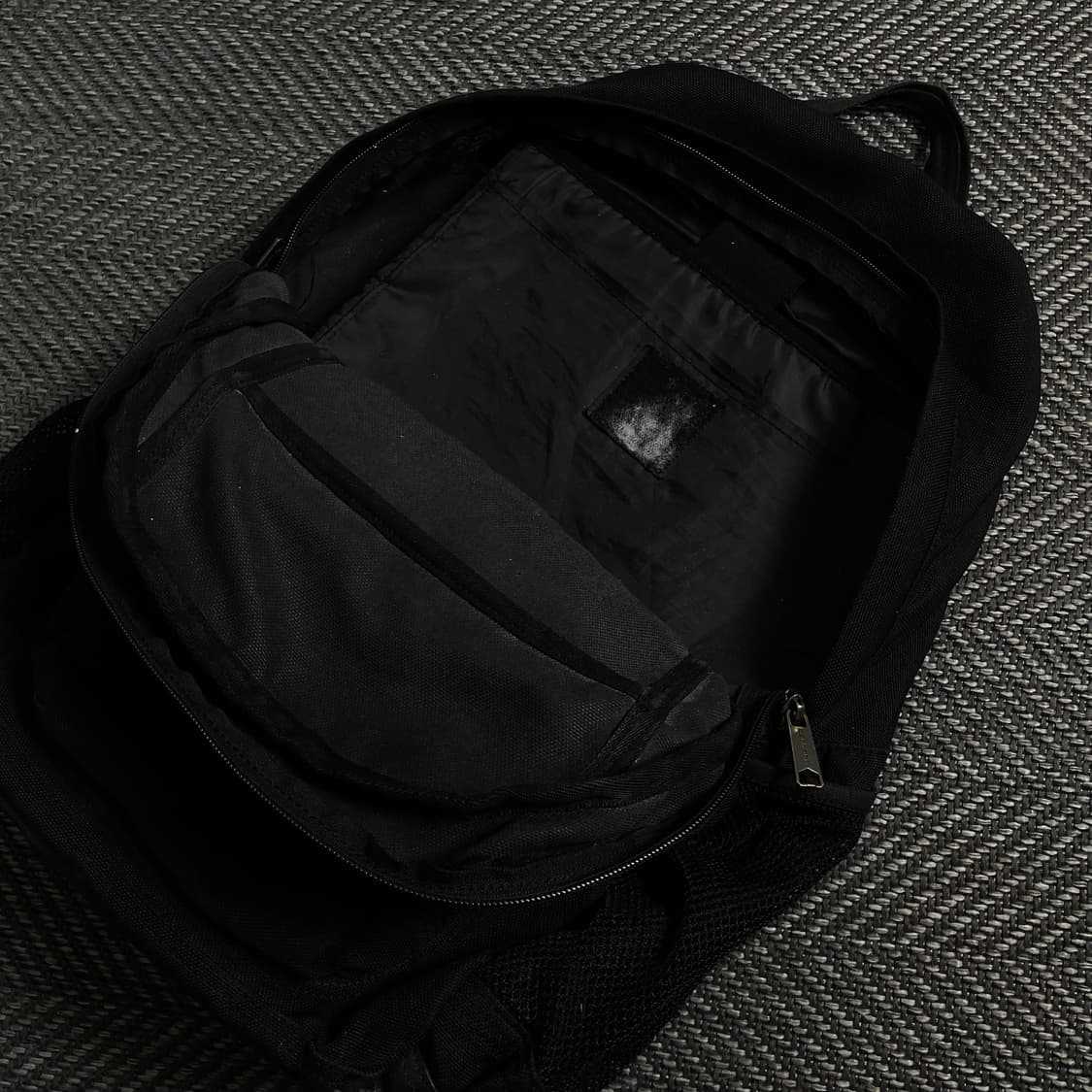 칼하트 미니멀 레거시 스탠다드 백팩 블랙y 4387 상품이미지5
