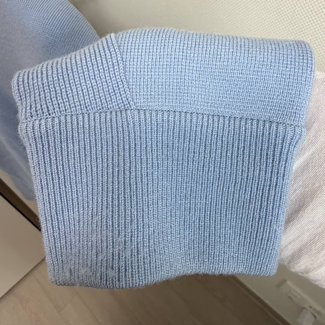 [정품/풀구성] 우영미 백로고 자수 크루넥 니트 23FW 상품이미지3