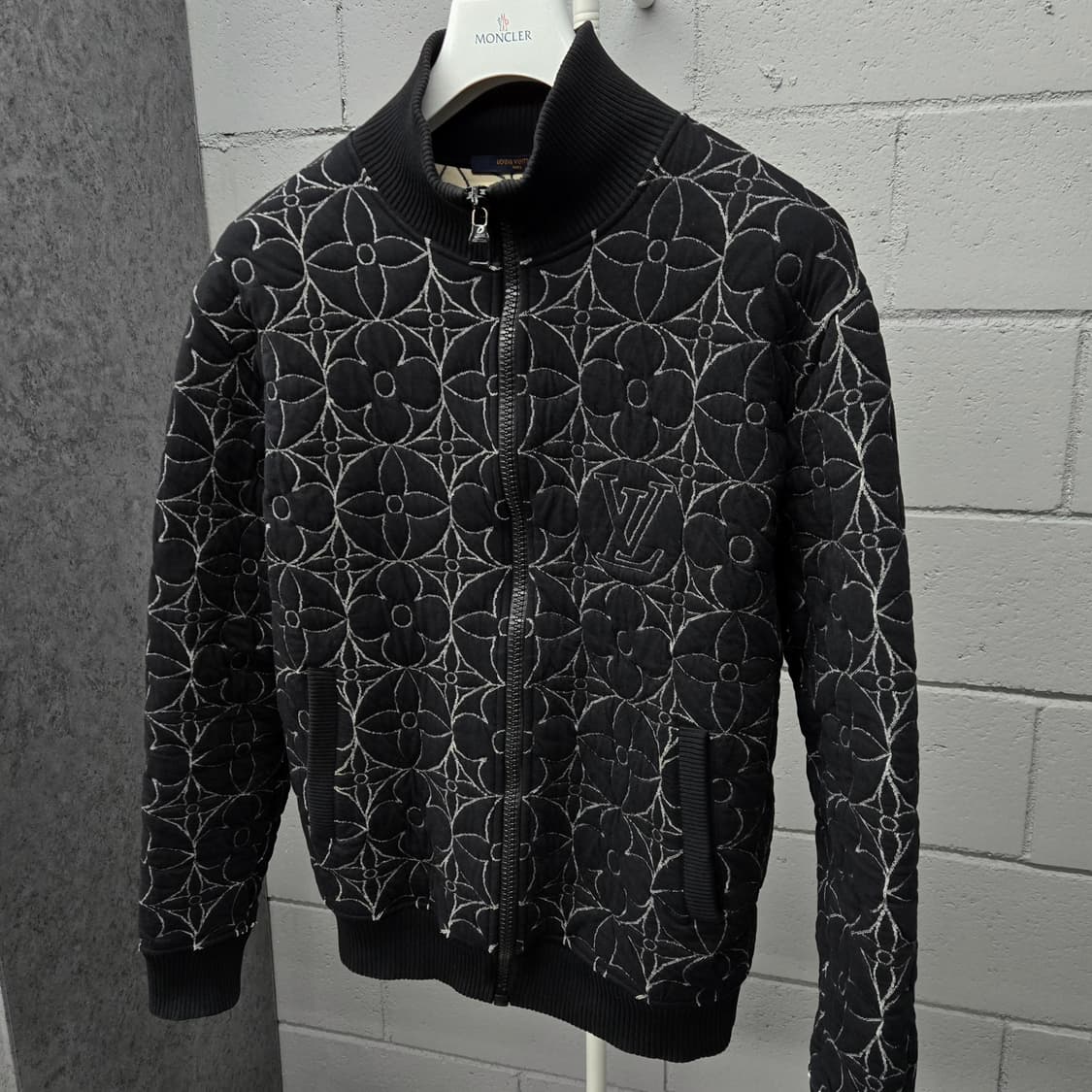 백화점판 / 루이비통 LV 모노그램 플라워 집업 블루종 L 상품이미지1