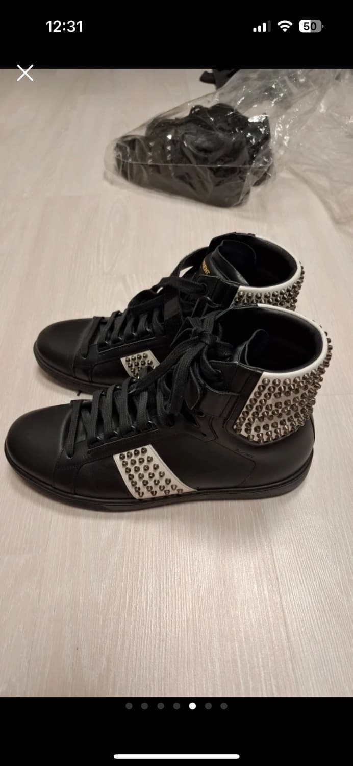 생로랑 스터드 스니커즈 하이(상태아주좋음) 상품이미지1