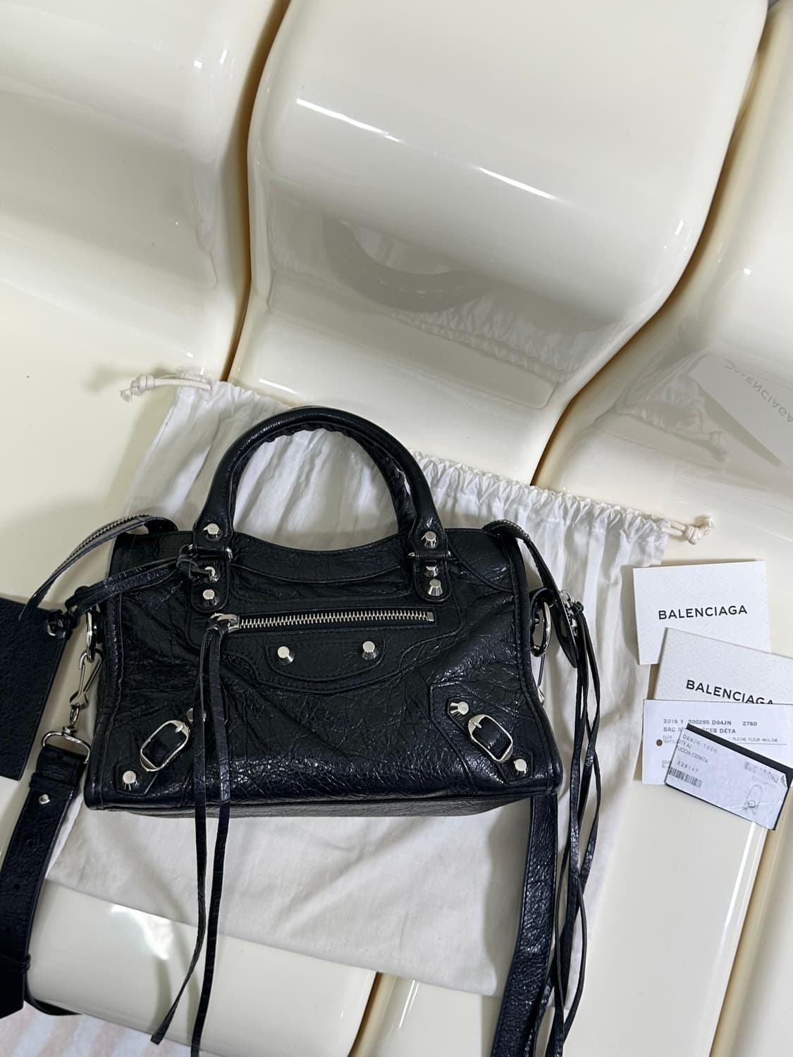 [SA 정품] 발렌시아가 시티 모터백 미니 블랙 상품이미지2