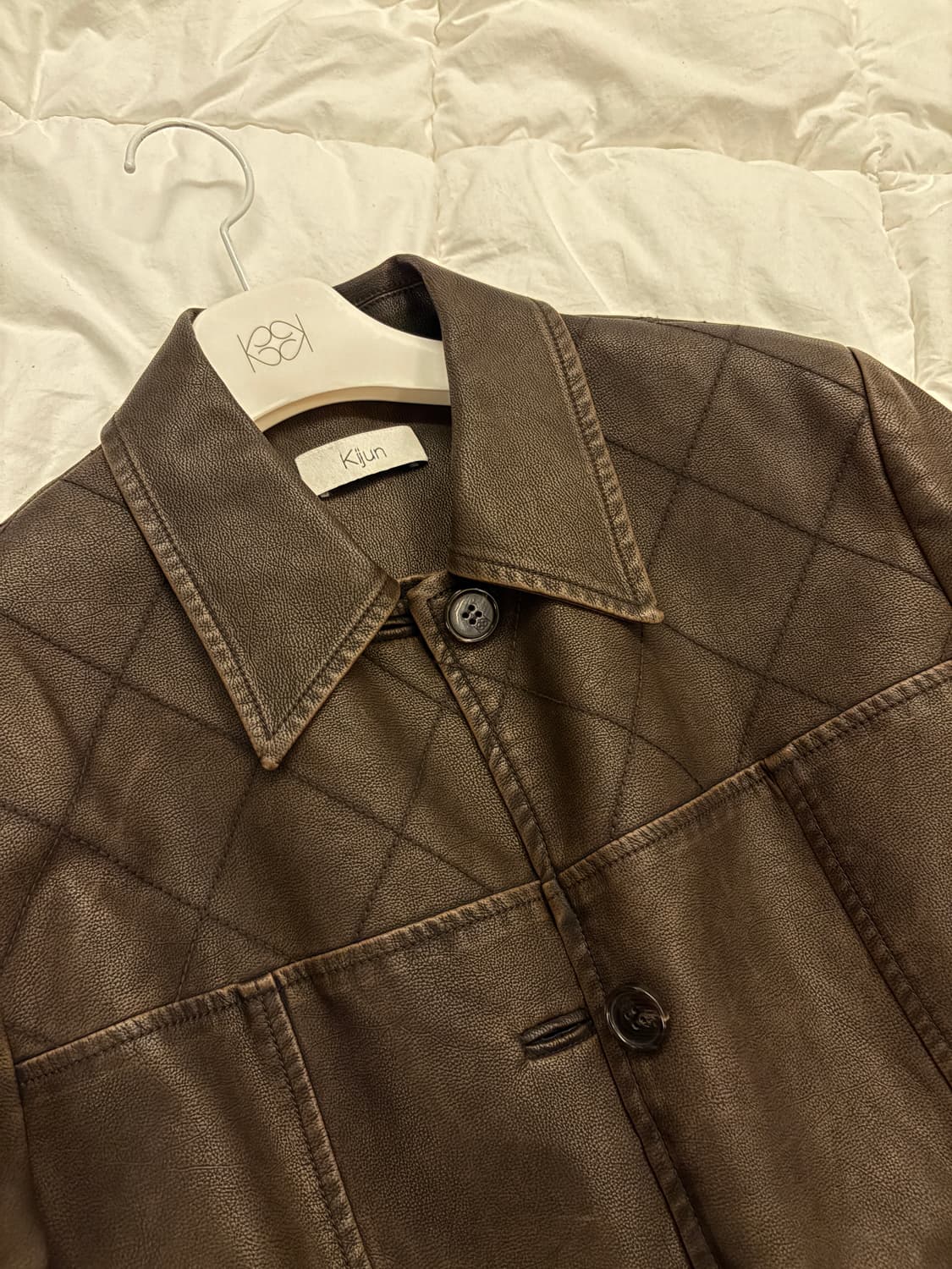 기준 Kijun 페이크 레더 스티치 코트 다크 브라운 상품이미지5