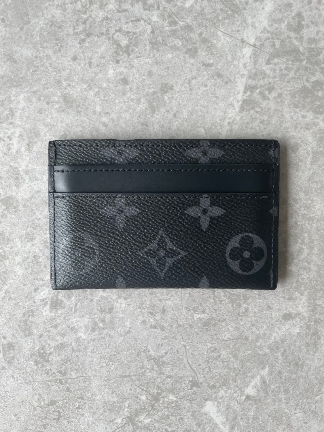 루이비통 모노그램 이클립스 더블 카드 홀더 상품이미지2