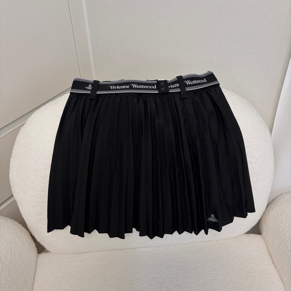 비비안웨스트우드 블랙 플리츠 미니 스커트 상품이미지2