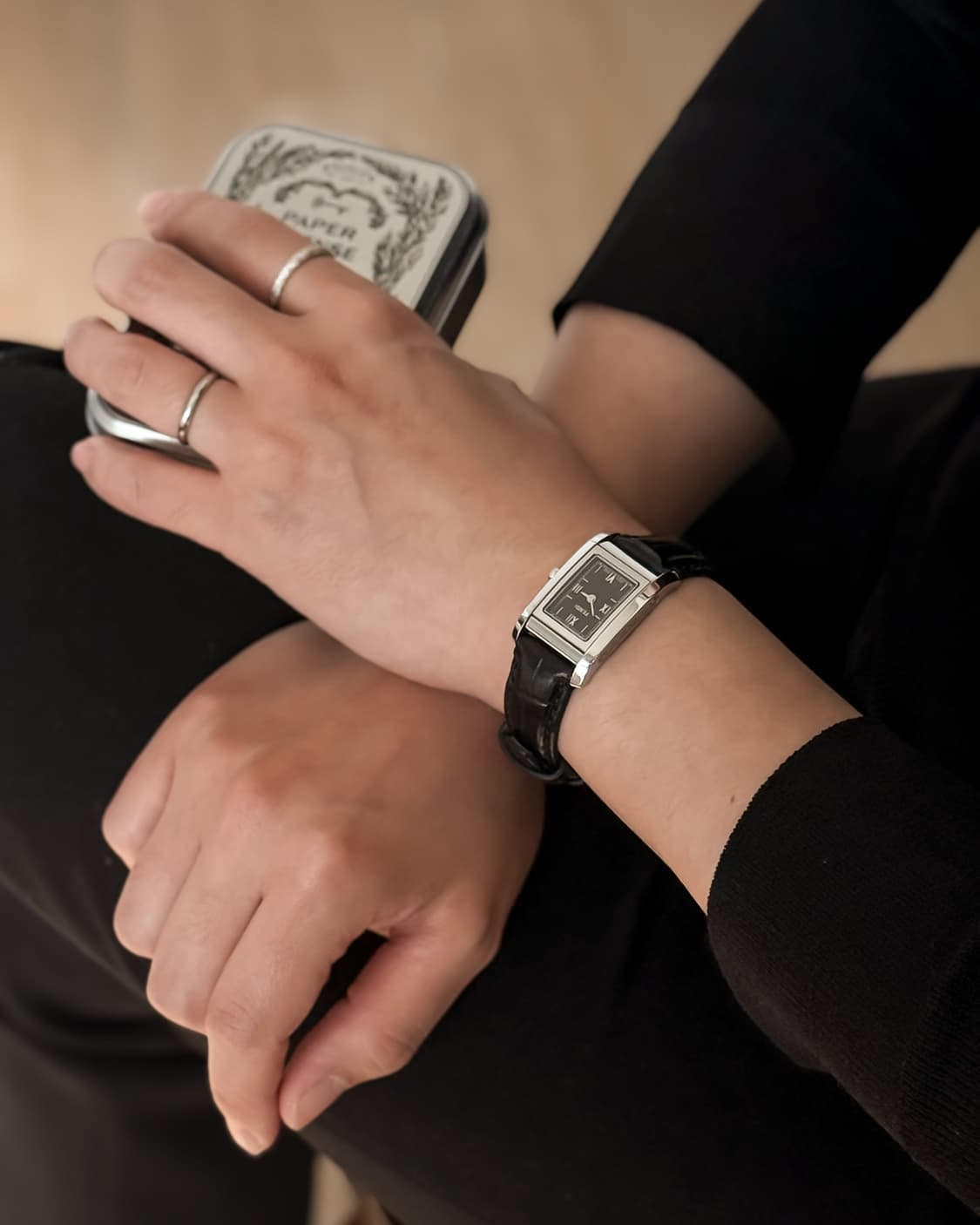 펜디 스퀘어 블랙 다이얼 시계 상품이미지4