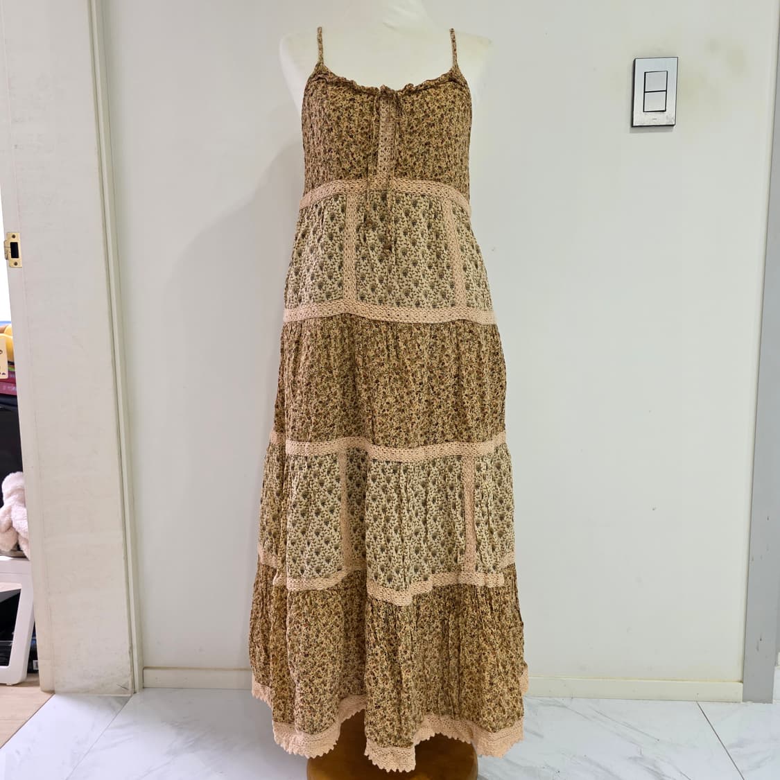 브라운 잔꽃무늬 모리걸st 패치워크 슬리브리스 롱원피스 상품이미지2