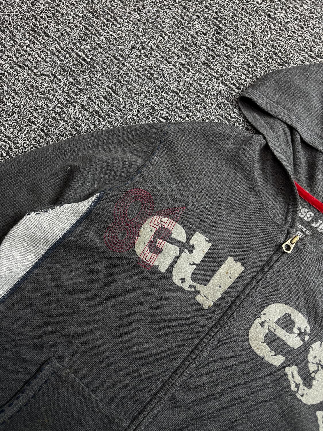 게스 빅로고 y2k 배색 후디 니트 집업 그레이 2003 상품이미지3