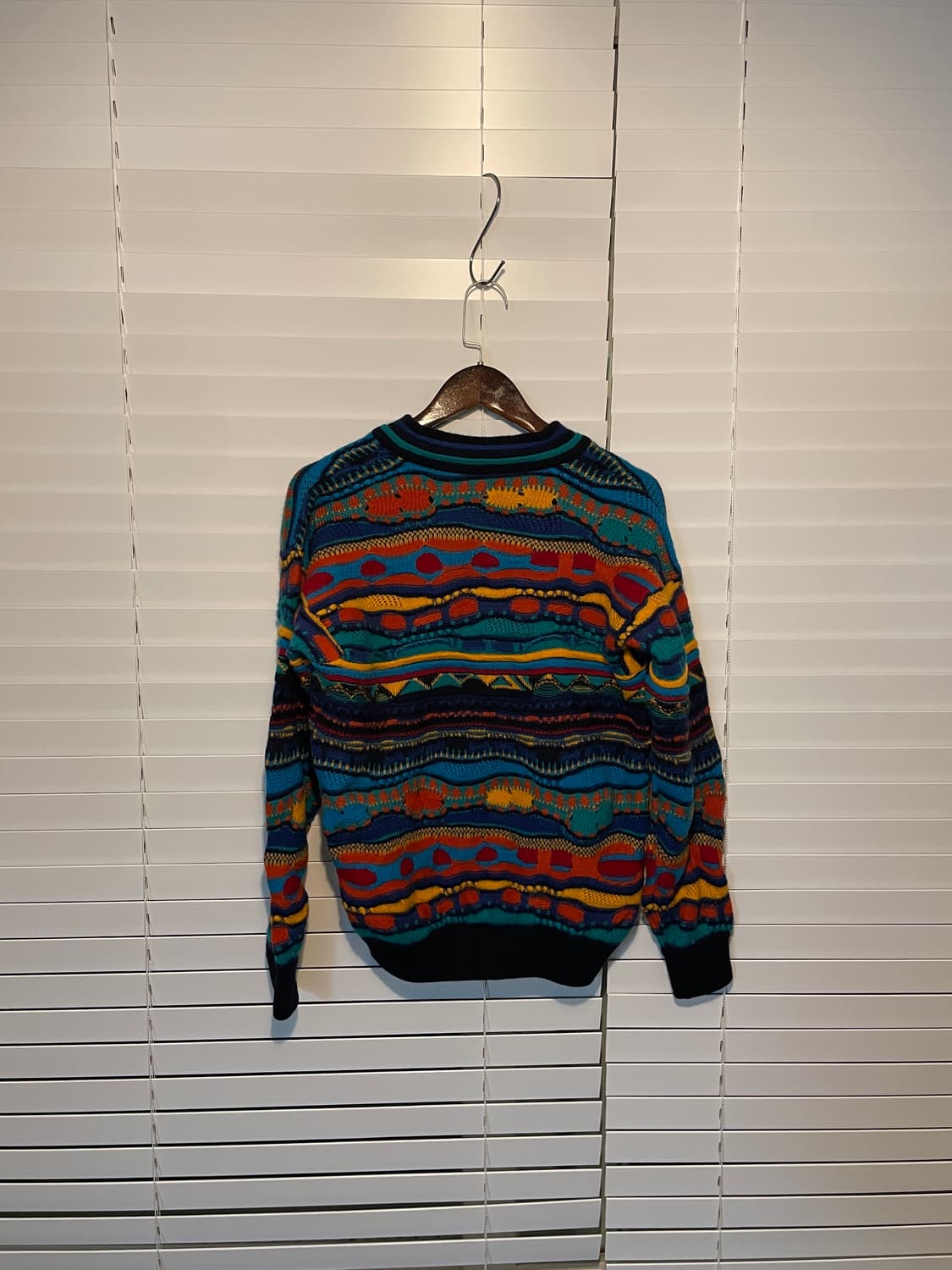 쿠지 브이넥 케이블 니트 상품이미지5