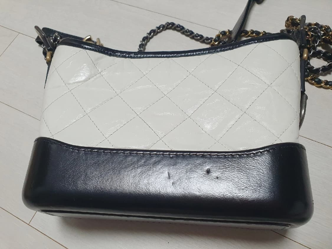 샤넬 호보백 스몰 화이트 블랙 (롯데백화점 본점 정품) 상품이미지6