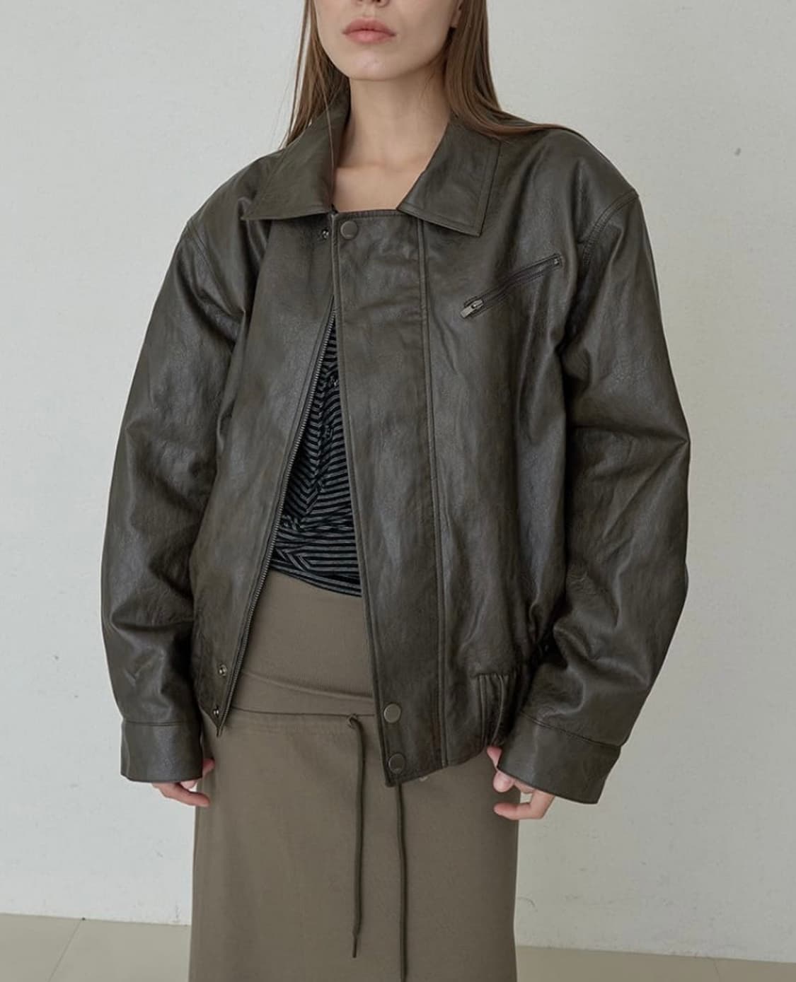 오데스 ORDES 레더 패디드 점퍼 브라운 상품이미지3