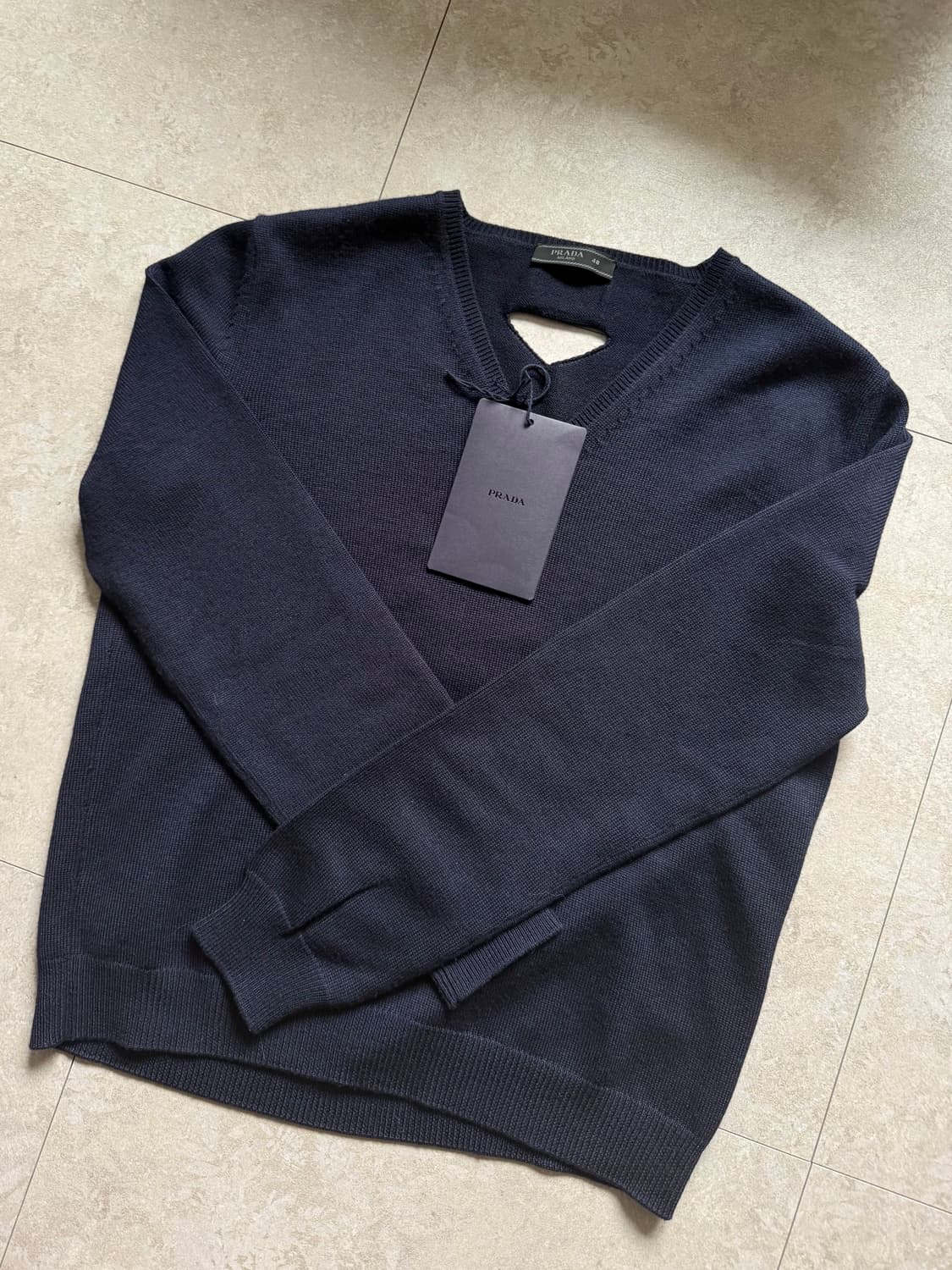 (48)프라다 브이넥 니트 상품이미지2