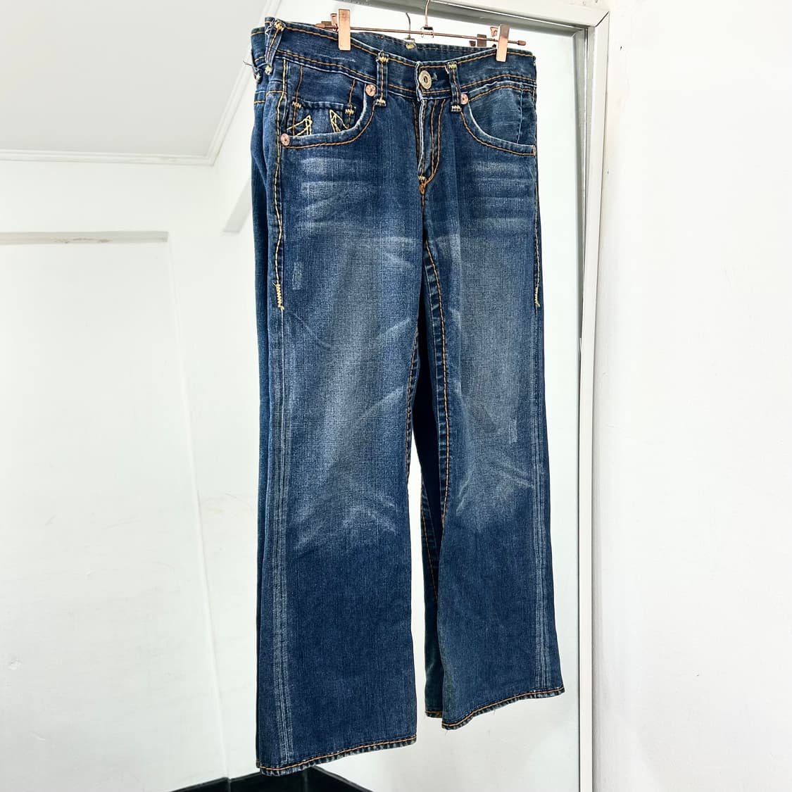 트루릴리전 빌리 자이언트 빅 T 부츠컷 데님 팬츠 상품이미지6