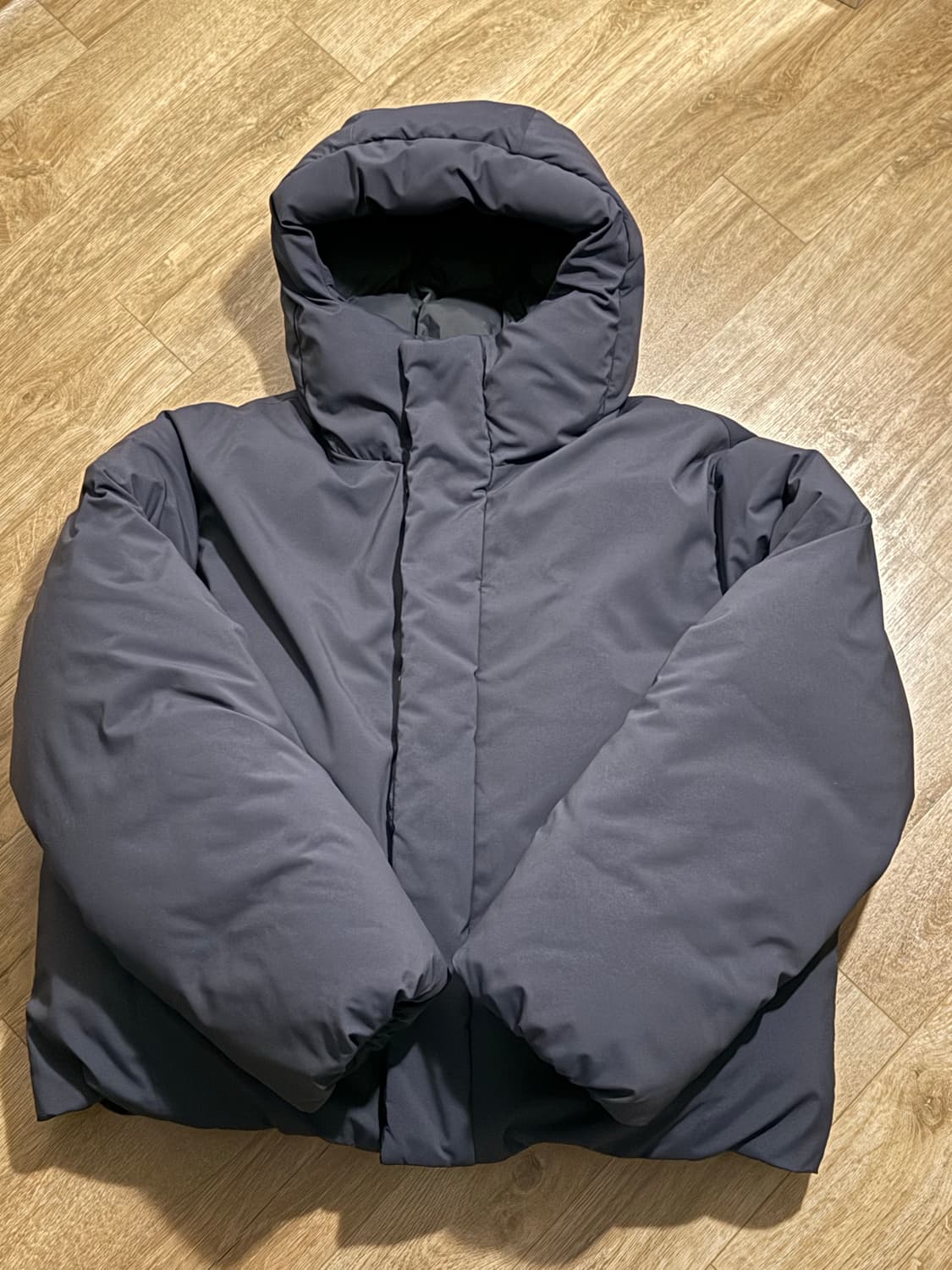 무신사스탠다드 미니멀 숏 패딩 딤그레이 상품이미지2