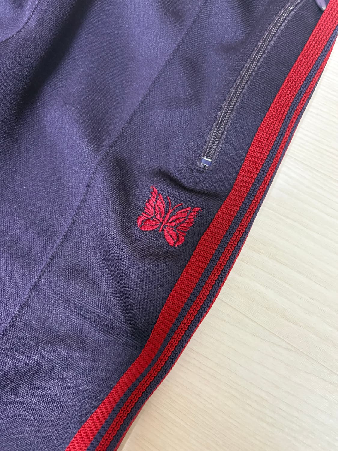 니들스 내로우 트랙팬츠 폴리 스무스 다크 퍼플 레드 상품이미지4