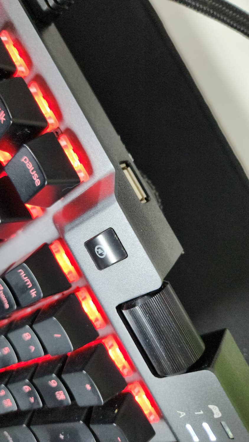 # ADATA XPG 게이밍 키보드 스피드 은축 기계식 키보드 급처 상품이미지6