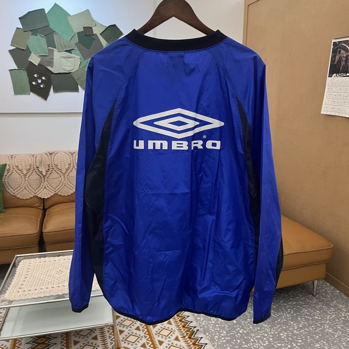 엄브로 올드스쿨 레트로 90's 빅로고 바람막이 웜업 100 C10540 상품이미지4