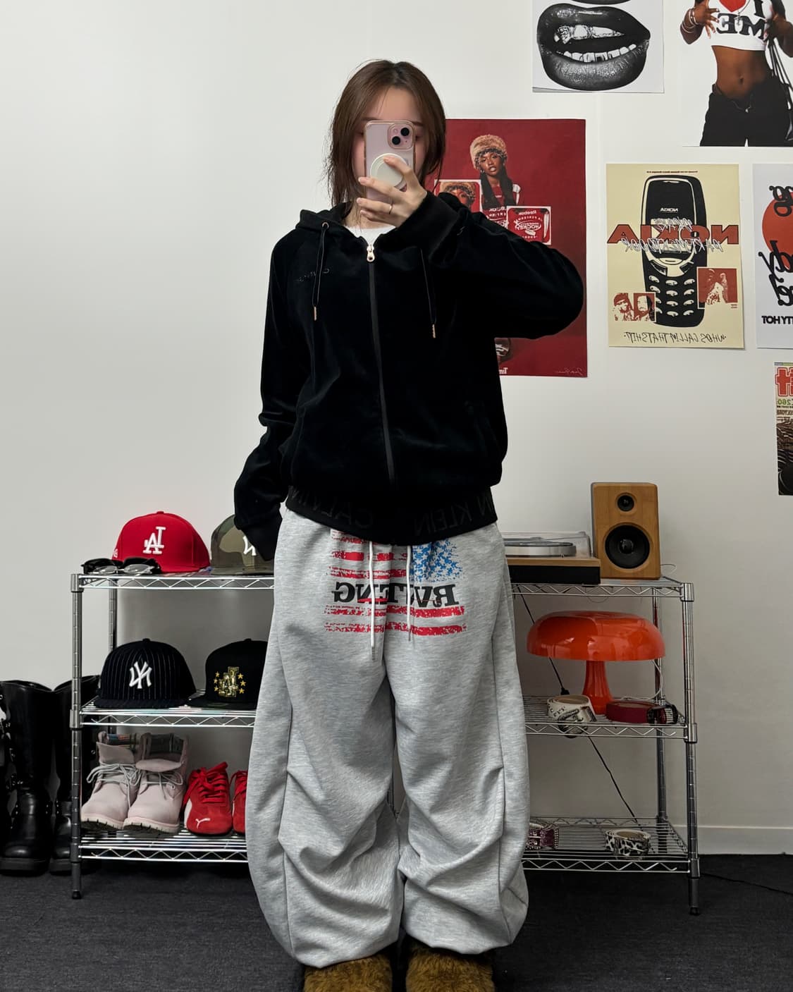 캘빈클라인 자수로고 벨벳 후드집업 블랙  상품이미지4